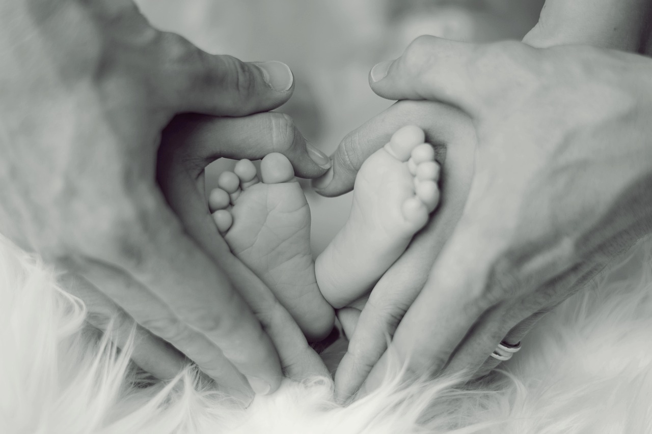 Infant, feet, father — Sports Betting Welcome Bonus Explained for New and Returning Players